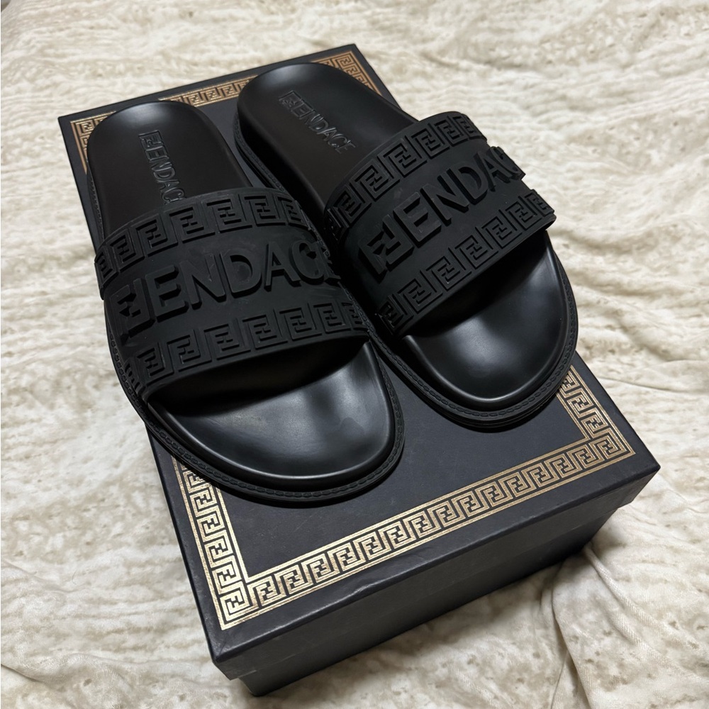 Black fendace slides